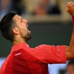 Djokovic arrolla a Carballés y avanza a tercera ronda en Roland Garros