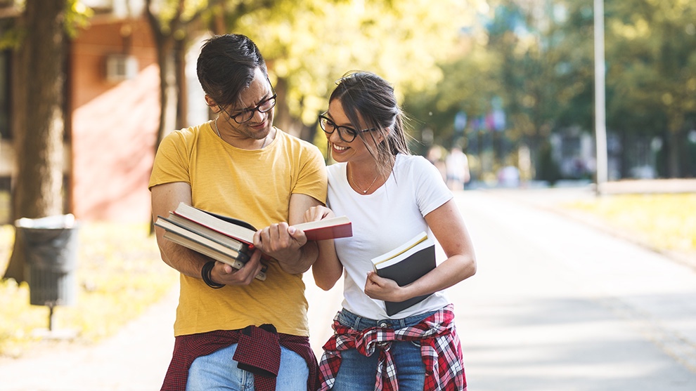 Hay mujeres y hombres jóvenes que deciden ya no procrear