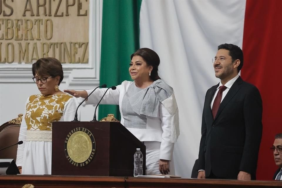 Rindió protesta Clara Brugada como jefa de Gobierno en CDMX