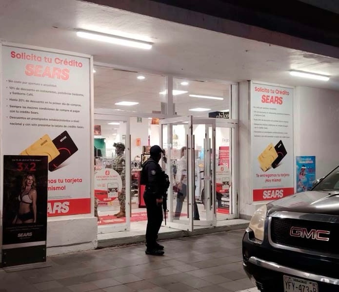 A balazos asaltan Sears en el Puerto de Veracruz; se llevan cuantioso botin en joyas de oro