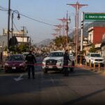 Auto abandonado frente a escuela de Ciudad Mendoza con un cadáver adentro