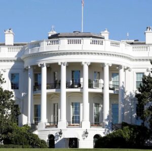 “El bloqueo de Trump en el golfo pérsico está robando al mundo la comida y la energía que necesita para sobrevivir”
