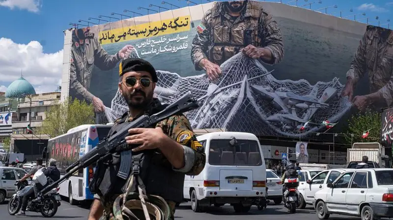 Irán vuelve a cerrar el estrecho de Ormuz tras acusar a EE.UU. de cometer actos de «piratería» con su bloqueo naval