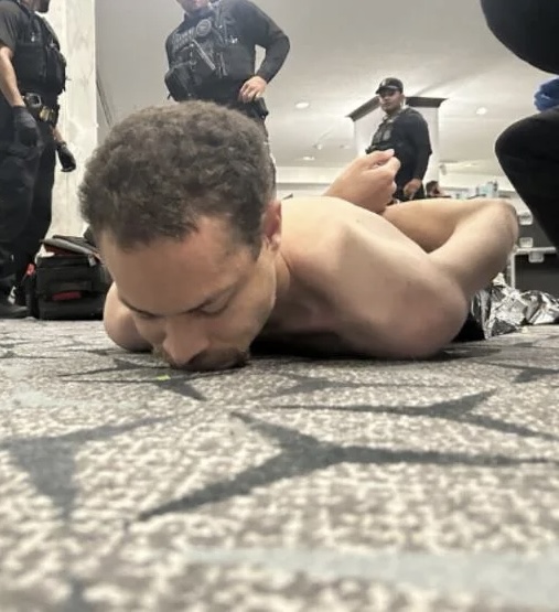 Qué se sabe del hombre detenido por abrir fuego en la cena encabezada por Donald Trump