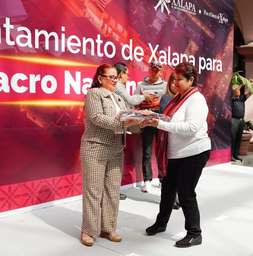 Se fortalecen Unidades Internas de Protección Civil Municipal de Xalapa; recibieron materiales*