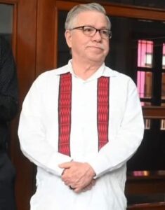 Contraseñas | Regresó a Xalapa el jesuita David Fernández Dávalos