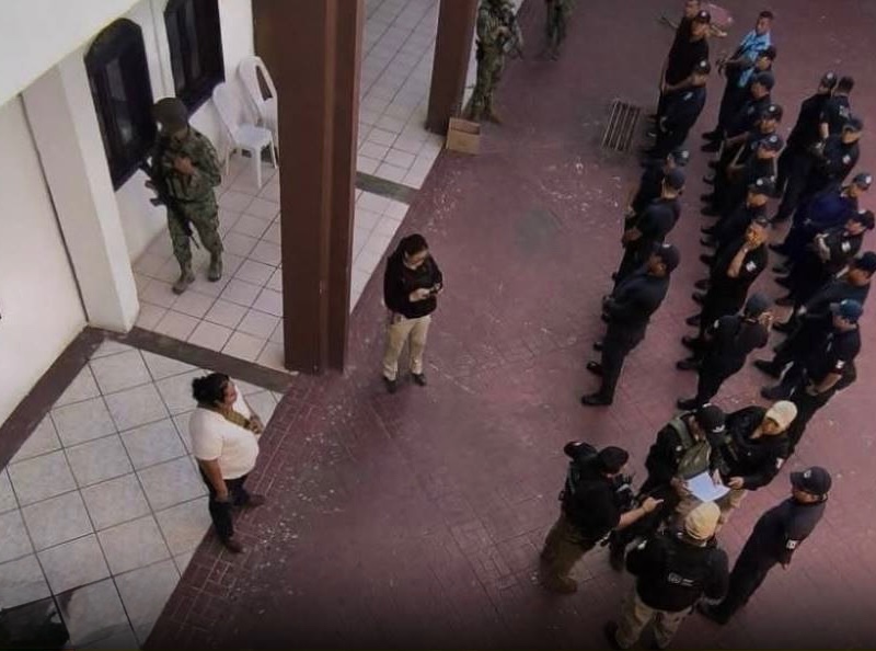 Intervienen fuerzas federales Comandancia de Catemaco tras denuncias contra policías municipales