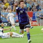 Messi, Cristiano Ronaldo y Memo Ochoa son tres futbolistas que jugarán su sexto Mundial y romperán un récord histórico